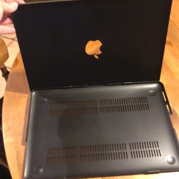 MacBook Hardshell cover. Olive green. Great condition. Plastic. - Picture 2 of 4